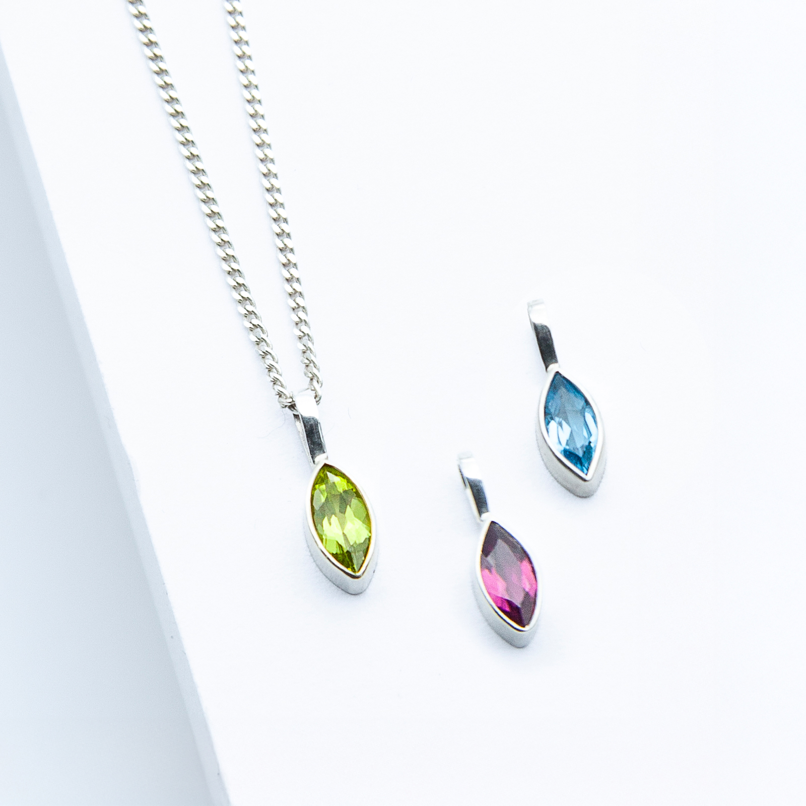 Kette Sparkle Silber Navette Edelstein mit Peridot, Topas und Rhodolith